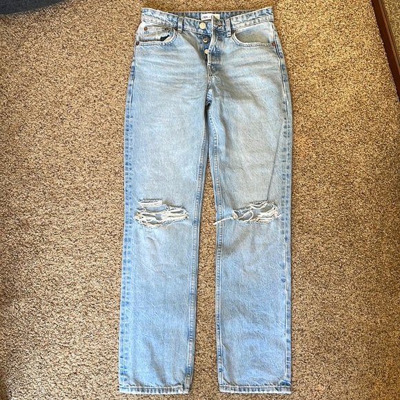 Zara Light Wash Ripped Jeans - Picture 2 of 6